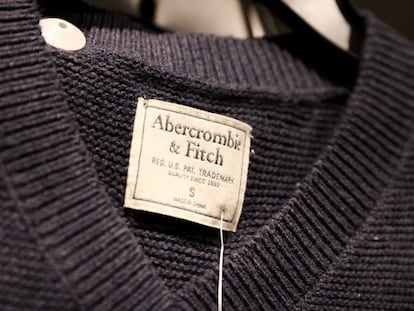 Una prenda de Abercrombie & Fitch, en una tienda de Central Valley (Nueva York).