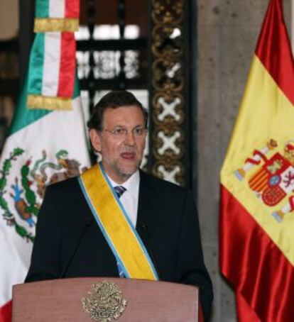 El jefe del Ejecutivo español, Mariano Rajoy, en un discurso ante el presidente mexicano, Felipe Calderón, en la gira que realiza por Latinoamérica.