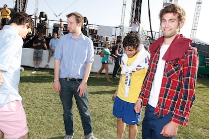 Vampire Weekend posan para la cámara durante el festival de Coachella celebrado en California en abril de 2008.