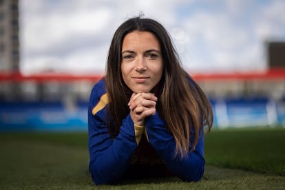 Aitana Bonmatí, futbolista del FC Barcelona, en el estadio Johan Cruyff.