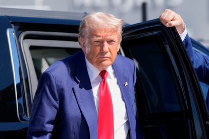 Republican presidential nominee former President Donald Trump arrives at Harry Reid International Airport to board a plane after a campaign trip, Saturday, Sept.14, 2024, in Las Vegas.