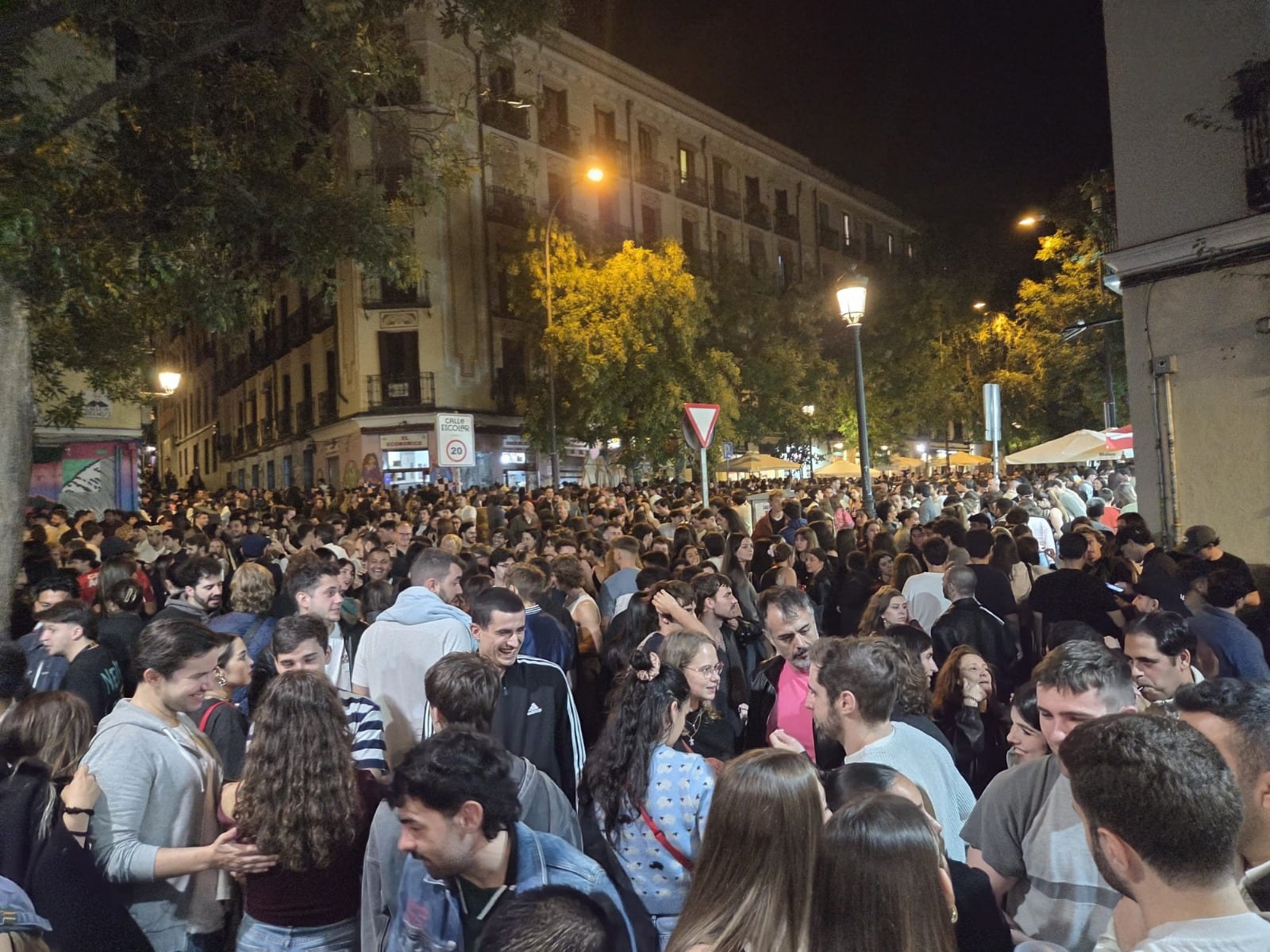 Tapapiés no se celebrará este año tras el descontrol de la pasada edición: “Esperábamos la llegada de unas 90.000 personas, pero se superó el medio millón”