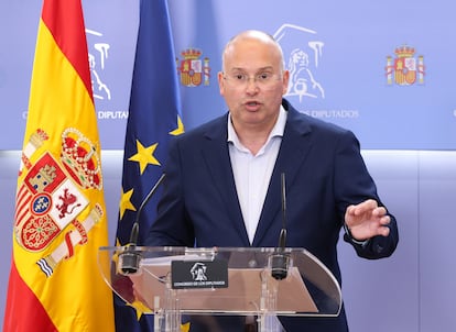 El portavoz del PP en el Congreso, Miguel Tellado, durante una rueda de prensa en el Congreso de los Diputados este martes.