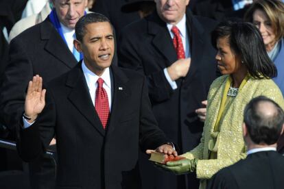 Barack Obama jura en 2009 sobre la biblia usada por Lincoln, una de las dos elegidas por Trump para su inauguraci&oacute;n.