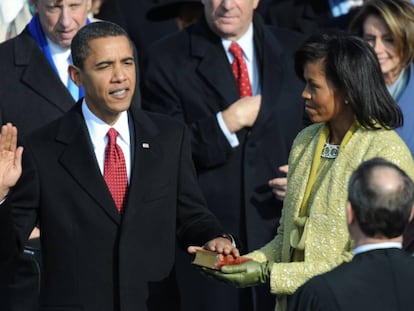 Barack Obama jura en 2009 sobre la biblia usada por Lincoln, una de las dos elegidas por Trump para su inauguraci&oacute;n.