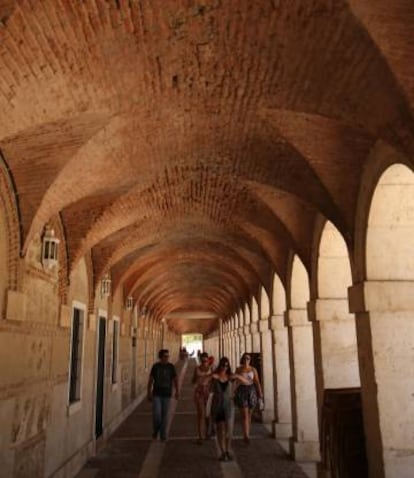 Soportales del parque de Aranjuez.