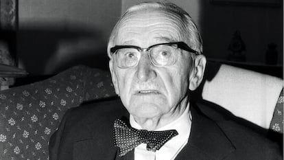 El premio Nobel de Economía Friedrich von Hayek, en 1974.