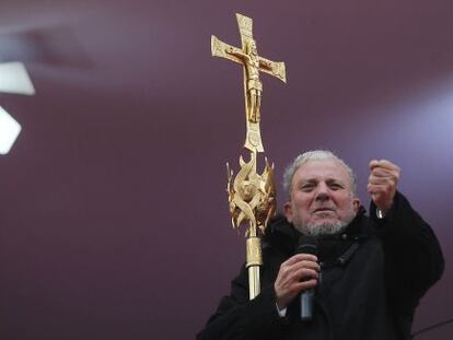 Spanish artist Kiko Arg&uuml;ello during Sunday&#039;s Mass in Col&oacute;n square, Madrid.