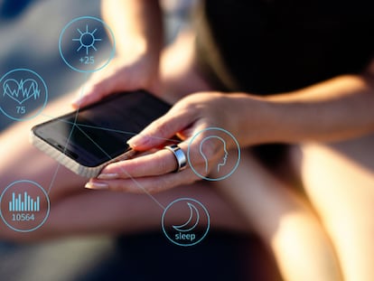 Anillo inteligente con pantalla LED y monitorización de salud, sueño y actividad.