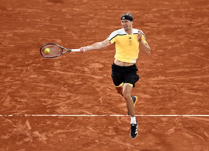 Zverev, durante el partido contra Griekspoor en la pista Philippe Chatrier de París.