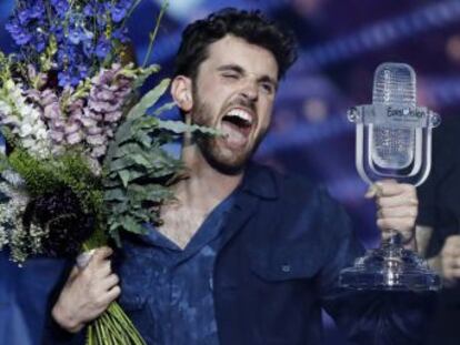 Duncan Laurence, de 25 años, vence con una melancólica historia de amor que reconcilia al país con el certamen