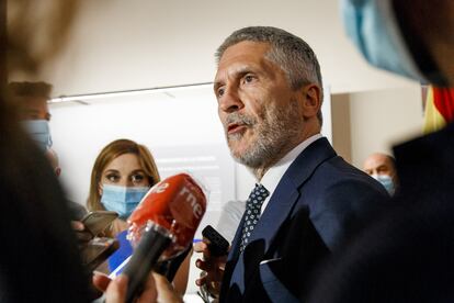 El ministro del Interior, Fernando Grande-Marlaska, en la inauguración de la exposición conmemorativa del 75 aniversario del DNI en Toledo el pasado lunes.