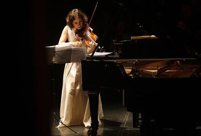 La violinista Patricia Kopatchinskaja en un concierto en Beirut.