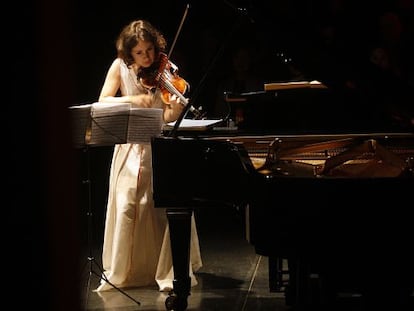 La violinista Patricia Kopatchinskaja en un concierto en Beirut.