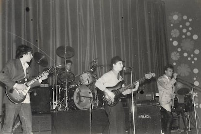 Un concierto de Siniestro Total en el Teatro Salesianos de Vigo a principios de los ochenta.