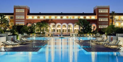 Piscinadel hotel Meliá Sancti Petri, en Chiclana de la Frontera