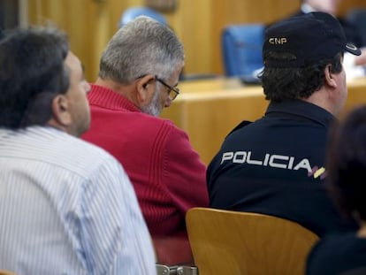 Laureano Oubi&ntilde;a, de rojo, durante la sesi&oacute;n del juicio en la Audiencia Nacional.