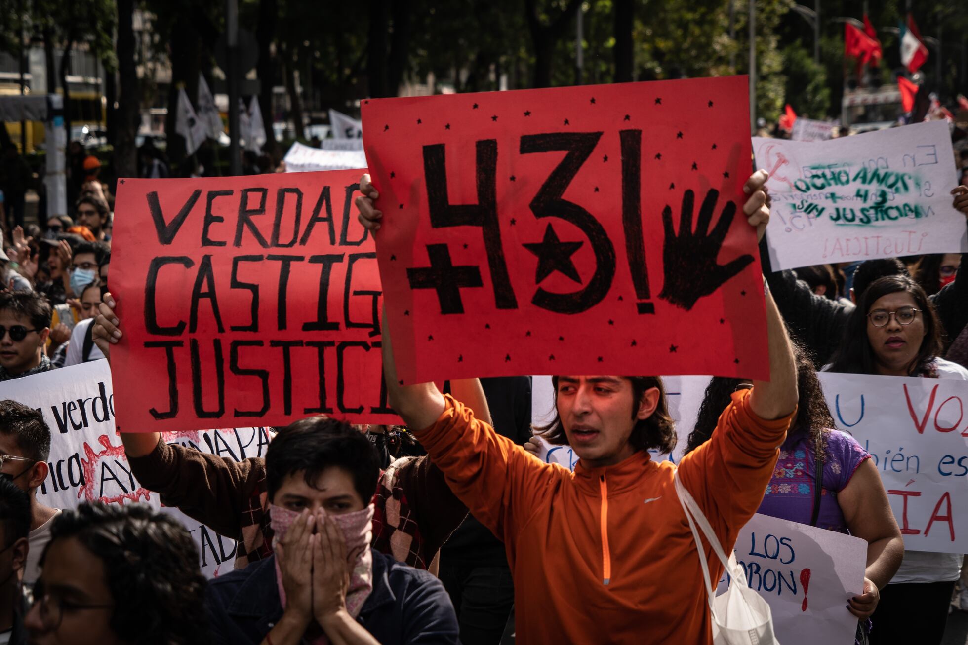 La marcha por los ocho años de la desaparición de los 43 normalistas de ...