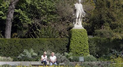 Turistas en el Jardín Botánico de Madrid.