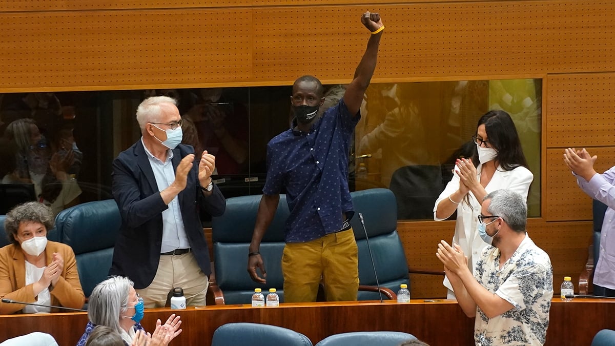 Serigne Mbayé, en junio de 2021, cuando era diputado de la Asamblea de Madrid por Unidas Podemos.