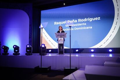 Raquel Peña Rodríguez, vicepresidenta de República Dominicana, habla durante el evento inaugural.
