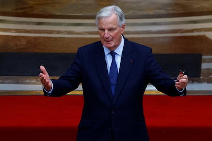 El nuevo primer ministro francés, Michel Barnier, durante su toma de posesión, este jueves en París.