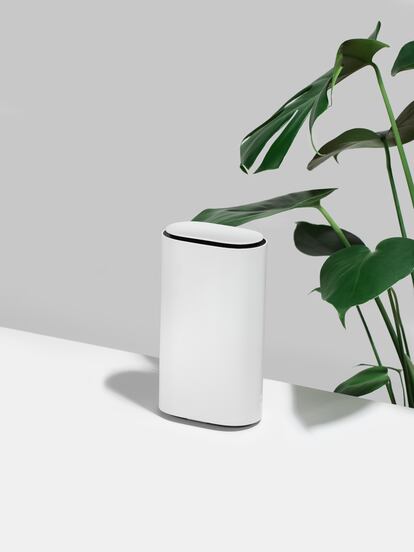 Router Mesh, desarrollado opor el equipo de diseño de BQ Engineering, tiene todo lo que requieren las operadoras para convertir tu casa en un hogar inteligente –triple banda, propoorciona wifi estable en toda la casa...–, pero además tiene un diseño atemporal y con valor decorativo.