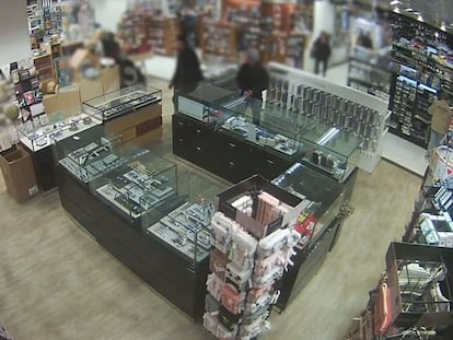 Cae un grupo de ladrones que robaba plumas estilográficas de gran valor en centros comerciales