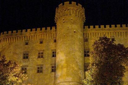 La prensa italiana asegura que Cruise y Holmes se casarán en el Castillo Odelaschi, situado a la orilla del lago de Bracciano, cerca de Roma, y que las celebraciones se extenderán tres días a partir del próximo jueves.