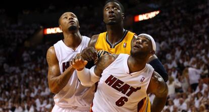 LeBron James, Rashard Lewis y Roy Hibbert.