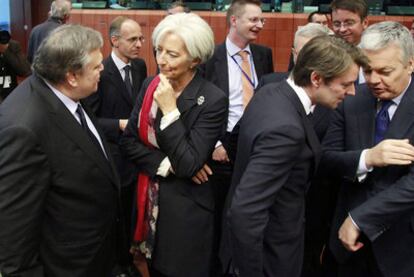 El ministro de Economía griego, Evánguelos Venizelos; la directora del FMI, Christine Lagarde, y los ministros de Francia y Bélgica, François Baroin y Didier Reynders.