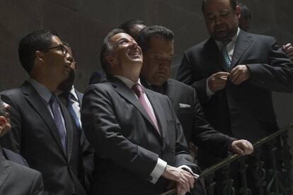 El secretario (ministro) de Hacienda, José Antonio Meade (en el centro), el pasado día 8.