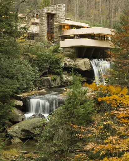 La Casa de la Cascada de Frank Lloyd Wright, en Mill Run, Pennsylvania (EE UU).