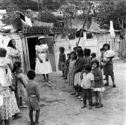 Boda de El Chele y La Lorenza. Montjuïc. 1960. J. Léonard.AFB.