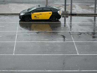 The near-empty taxi rank at the Sants train station in Barcelona today.