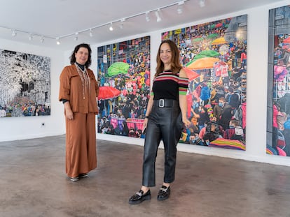 Las codirectoras Ángela Royo e Iliana Hoyos, de la Galería Otros 360°, en el norte de Bogotá. Mayo 13 de 2022.