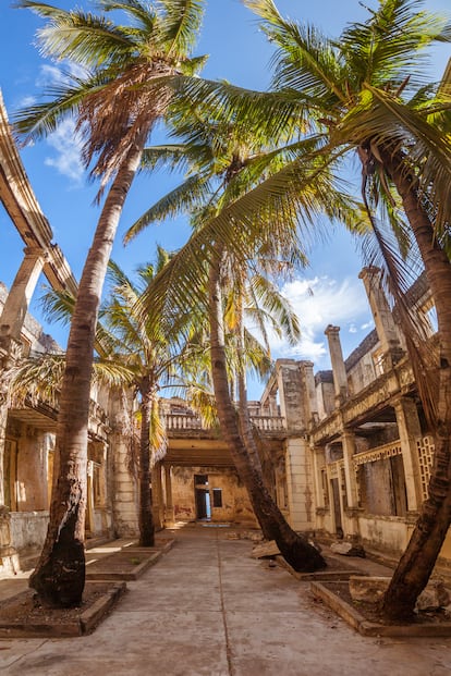 Restos de un edificio colonial en la ciudad de Diego Suarez, al norte de Madagascar.