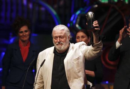 Mario Gas recoge el premio a mejor director de escena por &#039;Follies&#039;.