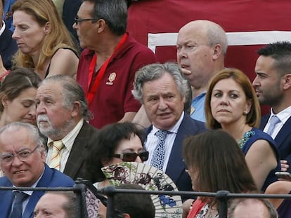 López del Hierro y Cospedal, en una corrida en Sevilla.