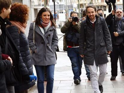 El l&iacute;der de Podemos, Pablo Iglesias, a su llegada a la sede del partido en Madrid donde hoy se re&uacute;ne el Consejo Ciudadanos de Podemos.