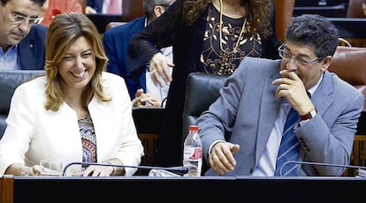 Susana Díaz y Diego Valderas, en el Parlamento durante la anterior legislatura.