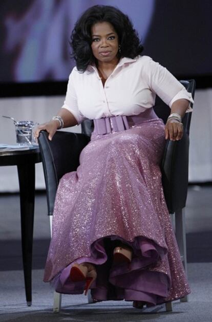 La presentadora de televisión Oprah Winfrey, durante una emisión especial para celebrar los 10 años de su programa.