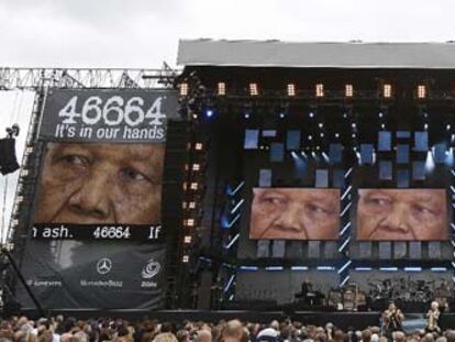 Vista del escenario del festival musical celebrado en Londres, en homenaje a Nelson Mandela.