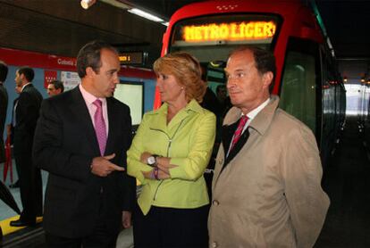 Esperanza Aguirre, junto a los exalcaldes imputados Arturo González Panero (izquierda) y Jesús Sepúlveda.