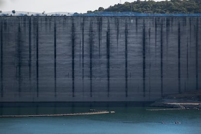 El bajo nivel del agua almacenada es patente en la Breña II.