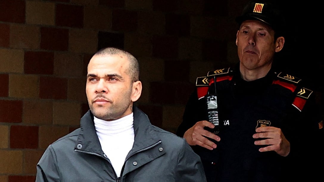 Dani Alves reaparece como predicador en una iglesia evangelista de Girona