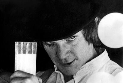 Malcolm McDowell como Alex.