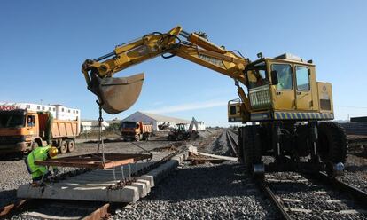 Trabajos en la l&iacute;nea de alta velocidad entre Madrid y Extremadura.