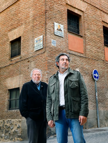 El escritor José María Goicoechea y el fotógrafo Antonio Tiedra
