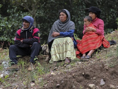 Miembros de una comunidad indígena durante la II Cumbre Continental de Comunicación Indígena, en un poblado mixe de la sierra norte de Oaxaca.